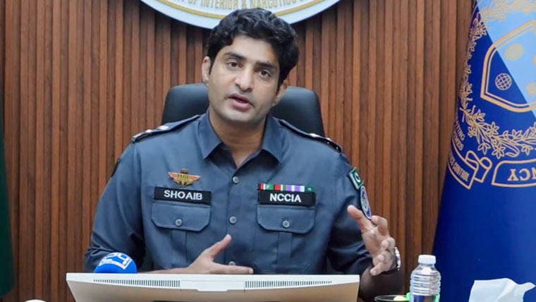اپنے ہی بچوں کی نازیبا ویڈیوز بنانےاور بیچنے کے الزام میں باپ گرفتار